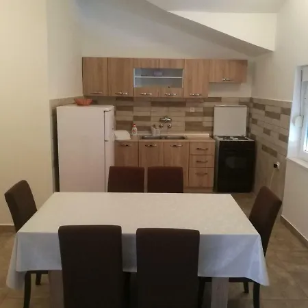 Apartmani Nn *